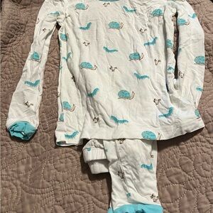 Kyte Baby long sleeve pajamas in Crawl, size 3T